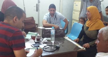 بفضل "حياة كريمة".. قوافل جامعة المنيا تصل قرية دروه لعلاج المرضى (صور)