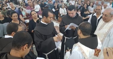 الكنيسة الكاثوليكية تحتفل بانضمام أربعة رهبان جدد للفرنسيسكان