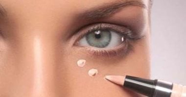 مفيش مشكلة ملهاش حل.. حيل بسيطة بالمكياج لإخفاء الهالات السوداء