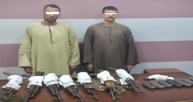ضبط شخصين بحوزتهم أسلحة وذخائر نارية بعد مشاجرة بين عائلتين بقنا