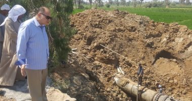 محافظ الفيوم يتفقد موقع خط مياه الشرب الجديد بقصر الباسل