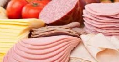 اللحوم المصنعة تزيد من مخاطر الإصابة بسرطان القولون