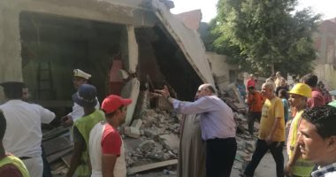 هدم 22 عقارا ونقل 35 أسرة من أكشاك أبوالسعود العشوائية لحى الأسمرات