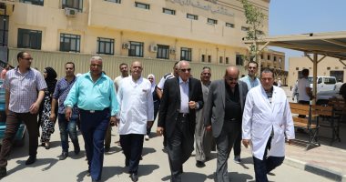 بالصور..محافظ الجيزة يتفقد المستشفى المركزى بالصف واطفيح