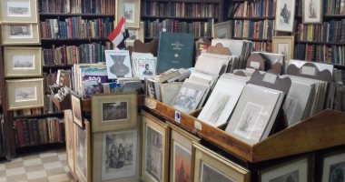  صور.. الثقافة تقتنى 86 كتابا ومخطوطا من مكتبة حسن كامى.. تعرف على التفاصيل