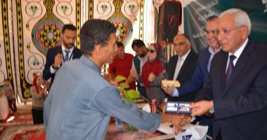 صور.. محافظ الدقهلية يسلم منازل للأكثر احتياجا بالسنبلاوين بمبادرة "حياة كريمة"