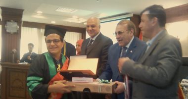 "10 آلاف جنيه ولاب توب وتابلت" هدية محافظ الجيزة لأوائل الثانوية العامة