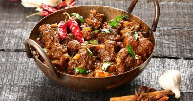 عشان مبنستغناش عنها فى العيد.. إليك طريقة عمل اللحم بالكارى