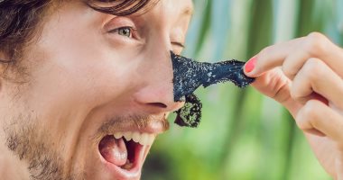وصفات طبيعية لحل مشكلة البثور السوداء للرجال
