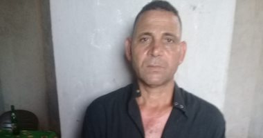 صور...مأساة مواطن مريض بالجذام.. كل ما يتمناه مصدر رزق ثابت ودفع إيجار الشقة