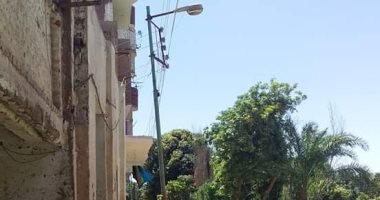 أهالى شارع الملازم بسيونى بالعصافرة يطالبون بإنارة الأعمدة.. ورئيس الحى يستجيب