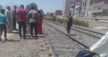 شاب ينجو بنفسه من حادث قطار بعد الاصطدام بدراجته البخارية فى الحوامدية