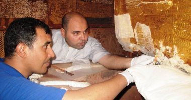 تابوت توت عنخ آمون قبل بدء ترميمه فى المتحف الكبير