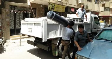 صور.. غلق محال مخالفة وقطع المرافق عن أبنية مخالفة فى حملة بالسلام أول