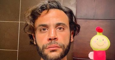 محمد إمام يجسد معاناته فى أول سنة أبوة بشكل كوميدى 