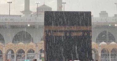 هطول أمطار خفيفة بمكة المكرمة.. وخبراء الأرصاد يحذرون من تقلبات جوية