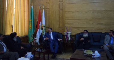 رئيس جامعة بنها يستقبل وفد الكنيسة الأرثوذكسية للتهنئة بعيد الأضحى المبارك