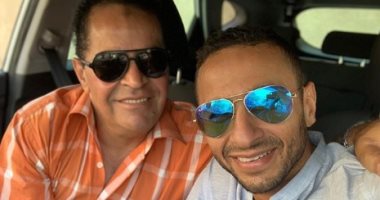 حمادة هلال بصحبة والده: "حبيبى يا عبده" 