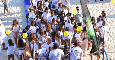 صور .. الجمهور في انتظار لحظة صعود النجمة جينفير لوبيز مسرح العلمين