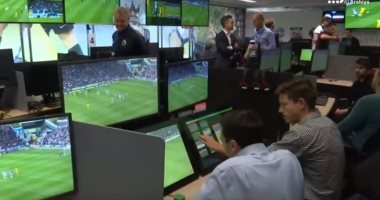 شاهد..أنفيلد يدخل التاريخ الدورى الانجليزى مع استخدام “VAR”