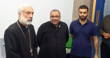 الأنبا باسليوس يزور مستشفى العائلة المقدسة بسوهاج فى أولى أنشطته الرعوية
