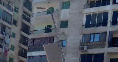 صورة.. عمود إنارة مائل فى شارع الرشاح بمدينة قليوب