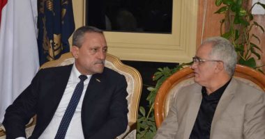 محافظ الإسماعيلية يناقش مع مدير الأمن الاستعدادات النهائية لاستقبال عيد الأضحى المبارك
