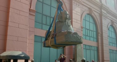 المتحف المصرى الكبير يستقبل 6 قطع أثرية ثقيلة.. صور