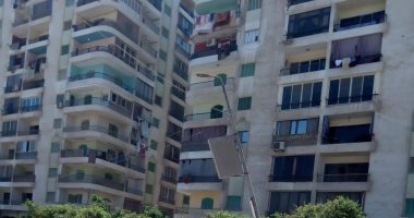 اضبط مخالفة.. عمود كهرباء مائل ينذر بكارثة فى قليوب