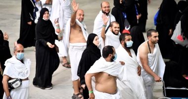 الحجاج يقبلون على مشعر "مِنى" لرمى الجمرات.. (صور)