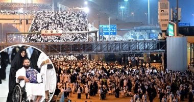 "مع إشراقة يوم العيد".. الحجاج يقبلون على مشعر "مِنى" لرمى الجمرات.. وضيوف الرحمن ينحرون الهدى ويحلقون ويقصرون.. والبعثة الطبية تفحص المصابين..وتؤكد: حجاجنا أدوا المناسك بسهولة..ورجال الدين يطالبون بعدم التزاحم