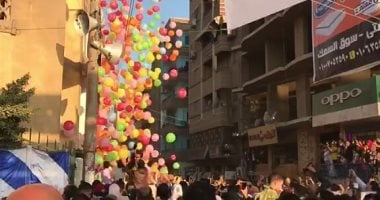 صور.. أهالى الغربية يحتفلون بـ"البلالين" بعد أداء صلاة عيد الأضحى