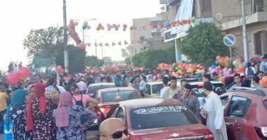 "بالشماريخ والبلالين".. أهالى بنها يحتفلون بعيد الأضحى