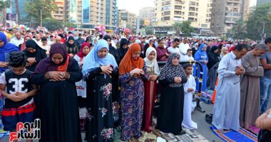 رغم تحذير الأوقاف.. اختلاط الرجال والنساء فى صلاة عيد الأضحى بمصطفى محمود