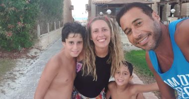 أحمد السعدنى ناعيًا زوجته السابقة: خبطتنى فى قلبى والمرة دى هشيل المسئولية بجد