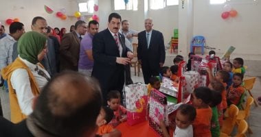 محافظ القليوبية يشارك الأيتام والمرضى فرحة عيد الأضحى المبارك