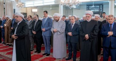 الرئيس السورى يؤدى صلاة عيد الأضحى بجامع فى دمشق