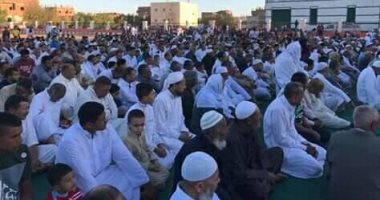 قارئ يشارك بصور لصلاة العيد فى مدينة بلاط بالوادى الجديد