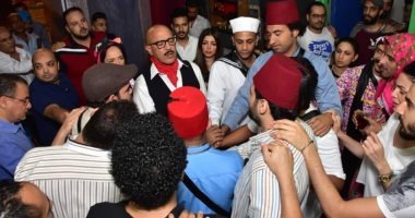 صور.. حضور جماهيرى ضخم فى أولى ليالى مسرح مصر فى موسمه الأخير