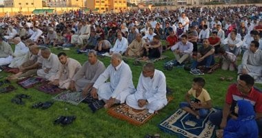 أبناء العريش يشاركون بصور من صلاة العيد فى الساحات الشعبية