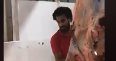 فيديو.. محمد صلاح "الكويتى" يظهر فى مذبح أثناء سلخ الأضحية