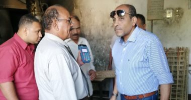 صور.. وكيل تموين الأقصر يكتشف غلق وتوقف مخابز بمنطقة قامولا ثانى أيام العيد