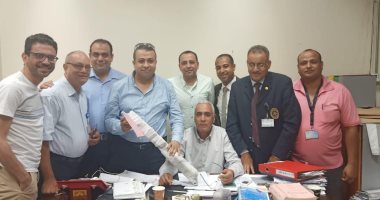 صور.. جمارك مطار سوهاج تضبط بندقية مفككة داخل حقيبة راكب قادم من الكويت