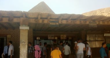 شاهد.. إقبال المصريين على الأهرامات منذ الساعات الأولى لثانى أيام العيد