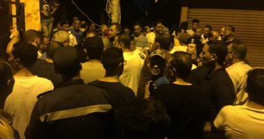 صور.. فتح شارع مصر  بالإسماعيلية بعد رفع مخلفات الحرائق