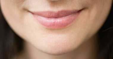 مش كل اللى بيضحك فى وشك بيحبك .. 7 أنواع من الابتسامة لازم تعرفها