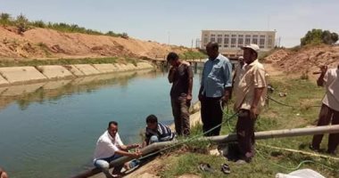 صور.. أعمال صيانة وإصلاح لأحد مآخذ مياه الشرب بنصر النوبة فى أسوان
