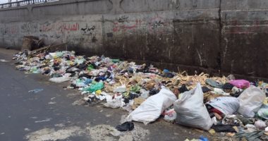 صور.. اضبط مخالفة.. تراكم القمامة بجوار بنك الدم بطنطا