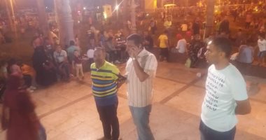 صور.. حملة مسائية لإزالة الاشغالات والتعديات بكورنيش الإسكندرية