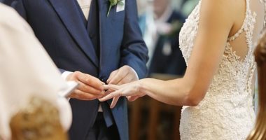 ديلى ميل: زواج المرأة أكثر من مرة يعزز صحتها ويساعدها ماديا